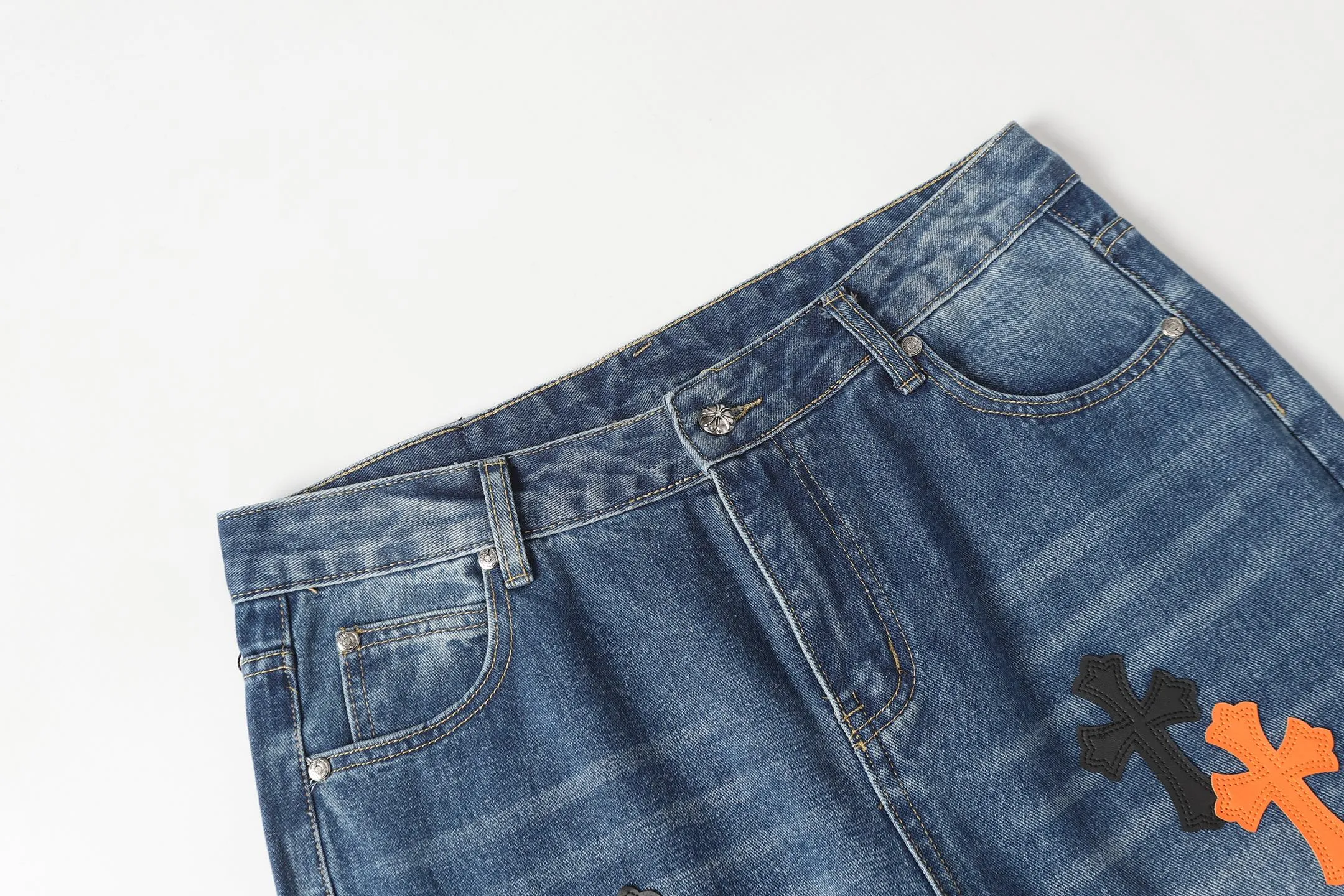 P270 Cross-border model, please do not place an order if you are pursuing quality - Chrome Hearts/Chrome Hearts Cross ✝️Pink embroidered washed jeans, trousers and casual pants - High weight, high density and high quality. The wool is soft, delicate and skin-friendly. It feels soft and silky. It has excellent warmth and skin-friendly properties. - Custom-woven and dyed, no color difference. No matter the fabric or workmanship details, it beats the ordinary version on the market. - Hardware zipper accessories are all customized, full of details - Color: washed blue -Size: 28 30 32 34 36